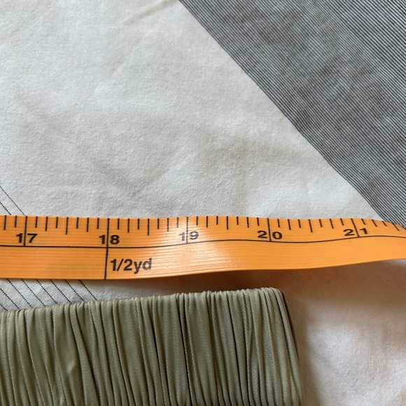 Zara Pleated Skirt - Picture 5 of 5